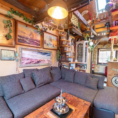 Comfortable Apartment In Wismar Mecklenburg With Fireplace エクステリア 写真