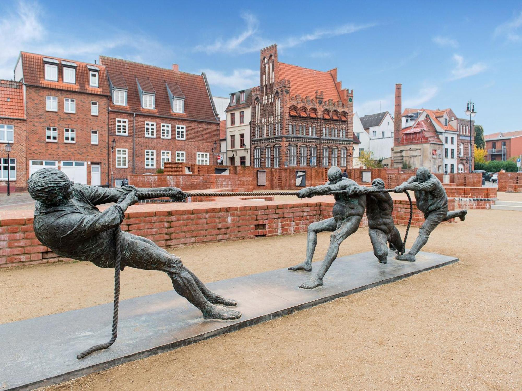 Comfortable Apartment In Wismar Mecklenburg With Fireplace エクステリア 写真