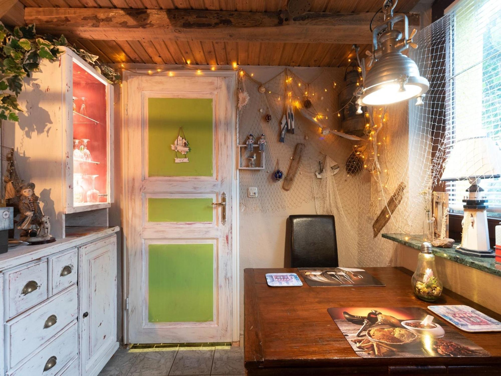 Comfortable Apartment In Wismar Mecklenburg With Fireplace エクステリア 写真